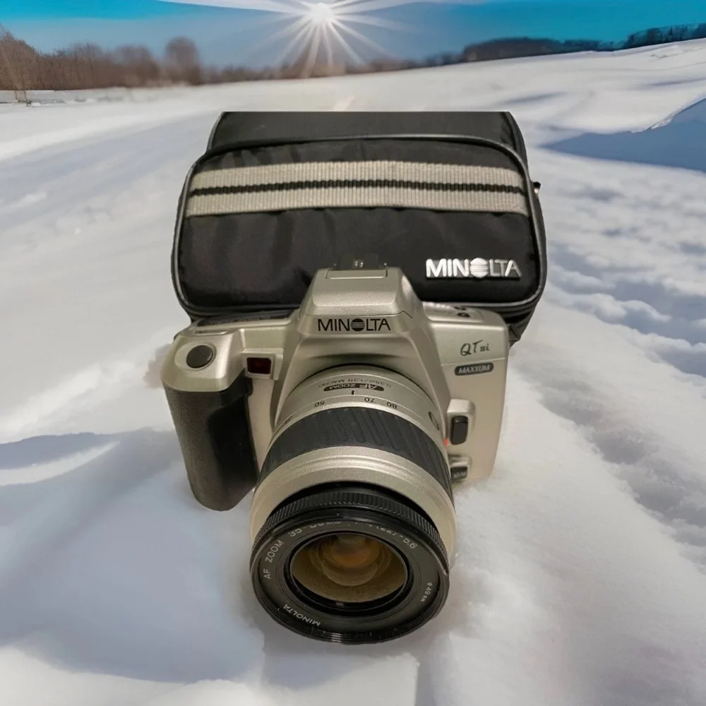 Minolta Maxxum QTsi 35mm SLR Film Camera AF 35-80mm Lens II w Case Works Like Nw